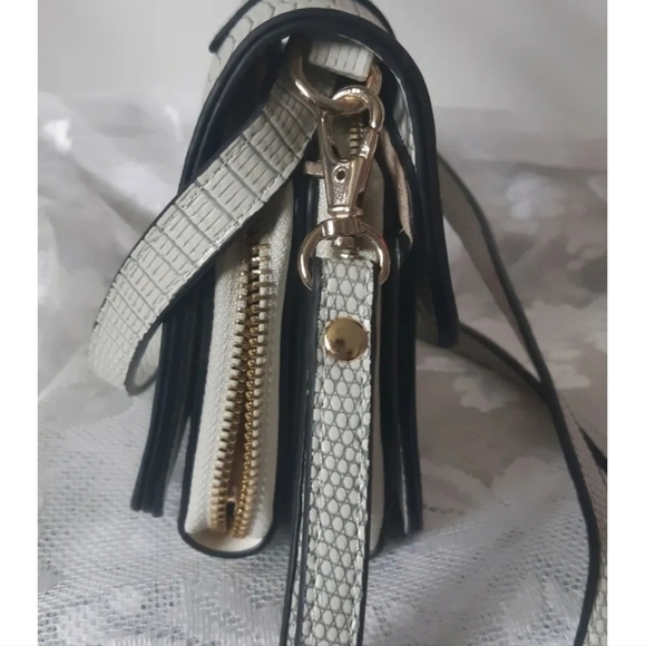 SONDRA ROBERTS SQUARED crossbody wristlet clutch grey faux croc purse minimalist - Picture 5 of 11